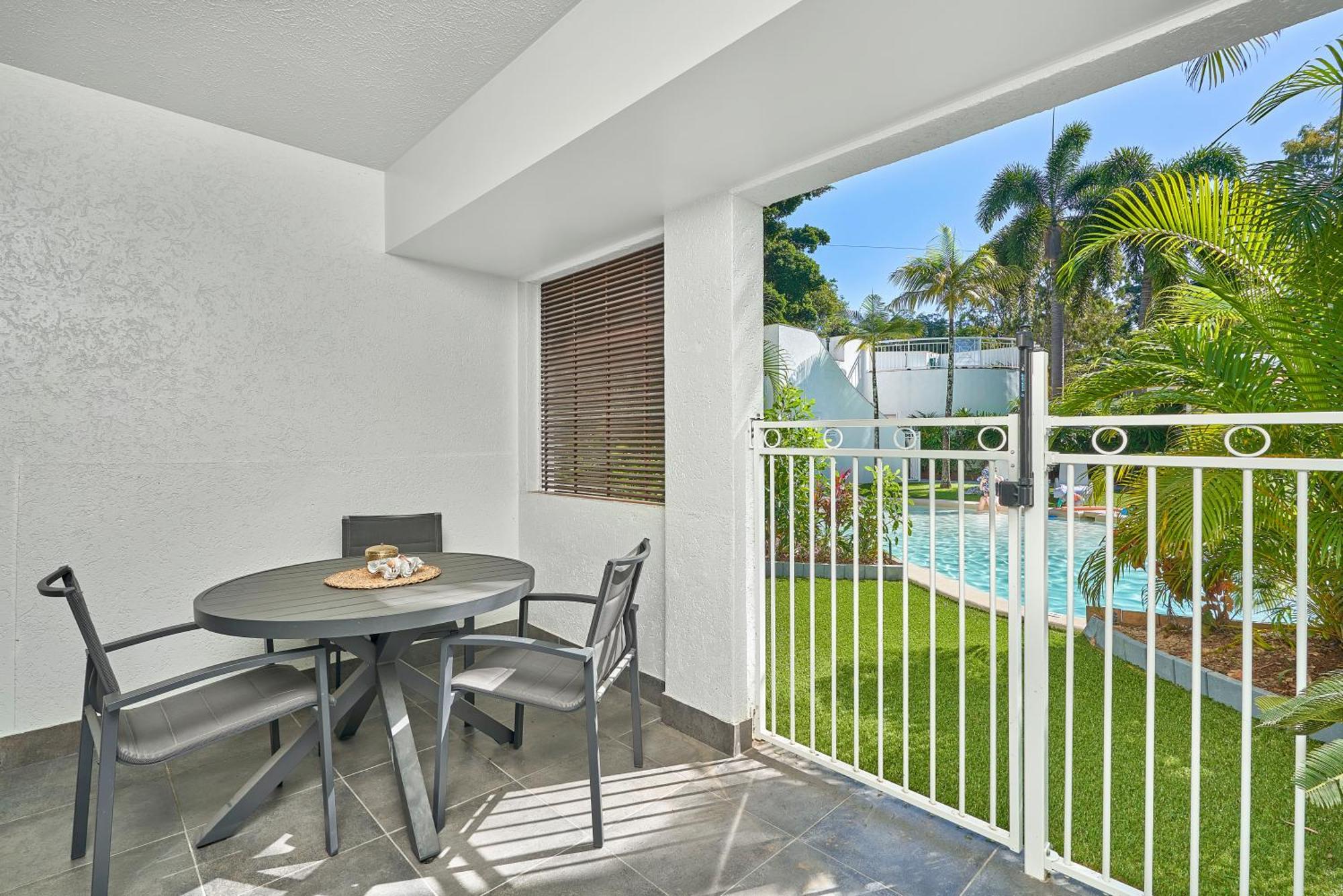 Alassio Apartments With Direct Pool Access Palm Cove Værelse billede