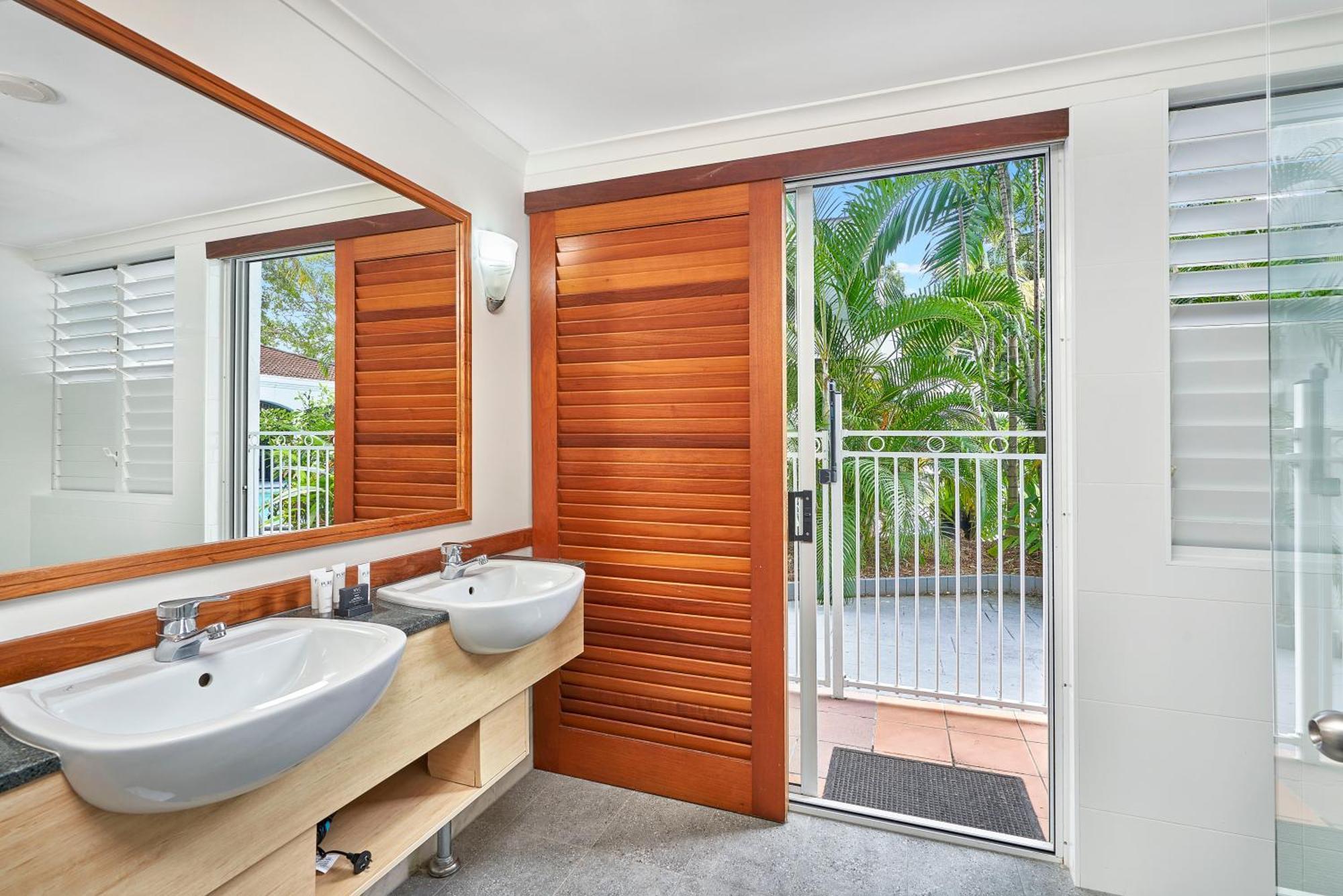 Alassio Apartments With Direct Pool Access Palm Cove Værelse billede