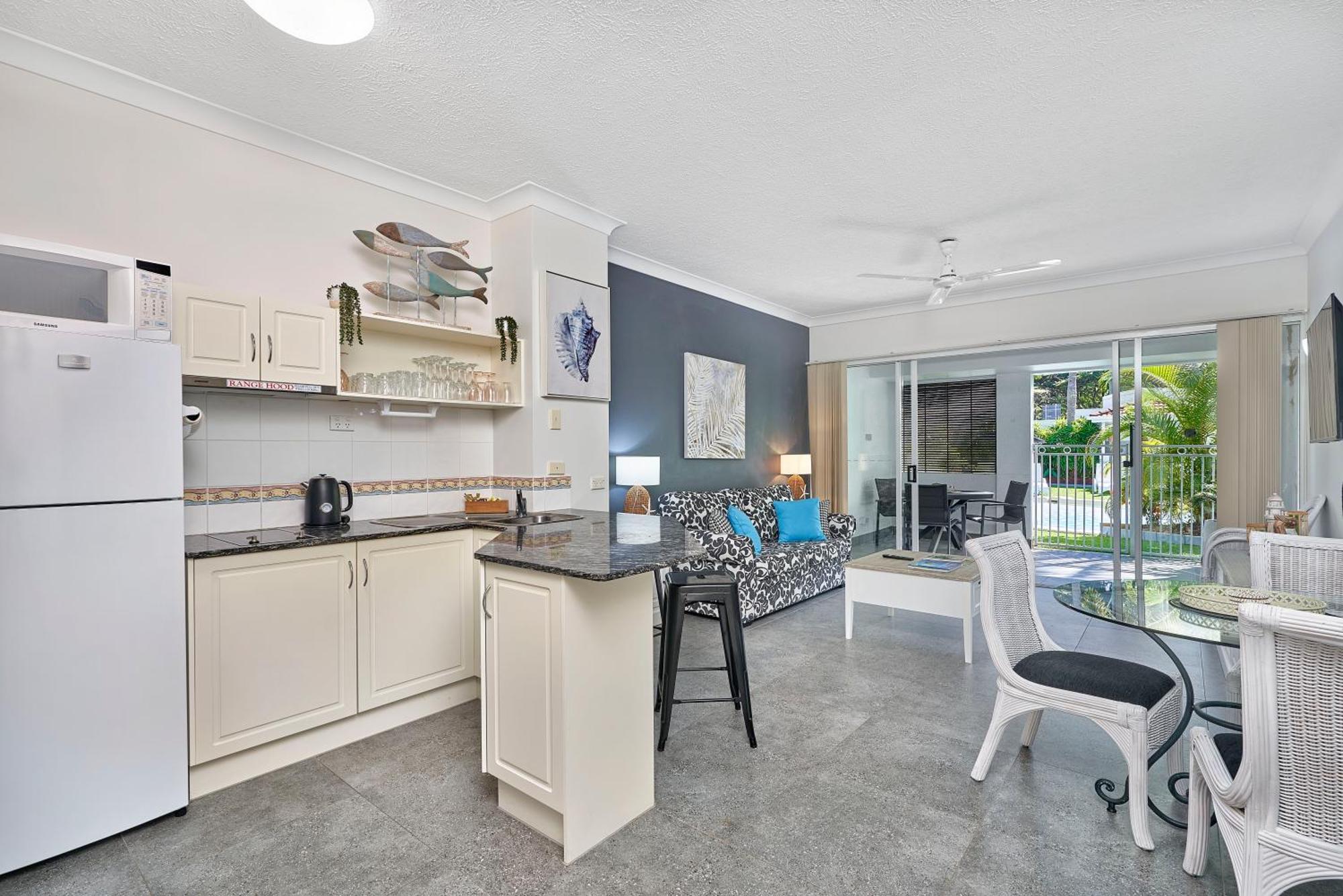 Alassio Apartments With Direct Pool Access Palm Cove Værelse billede
