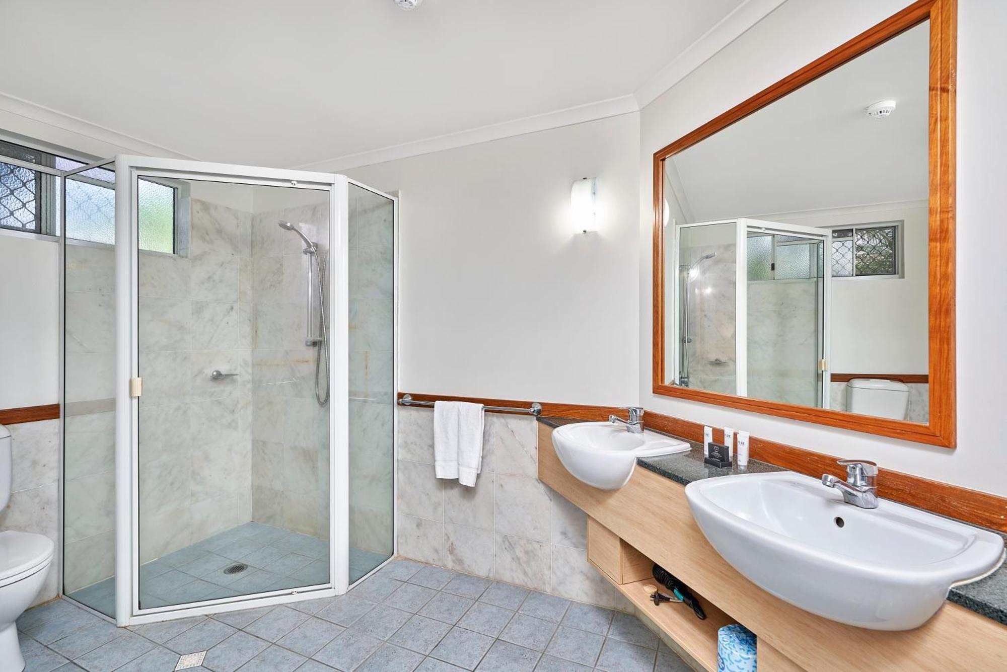 Alassio Apartments With Direct Pool Access Palm Cove Værelse billede